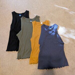 Set of 4 Old Navy Tank Crop Tops / Size - M